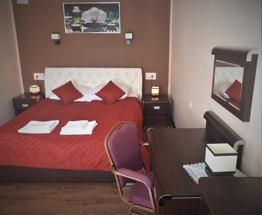Hotel Skarpa Sejny Bagian luar foto